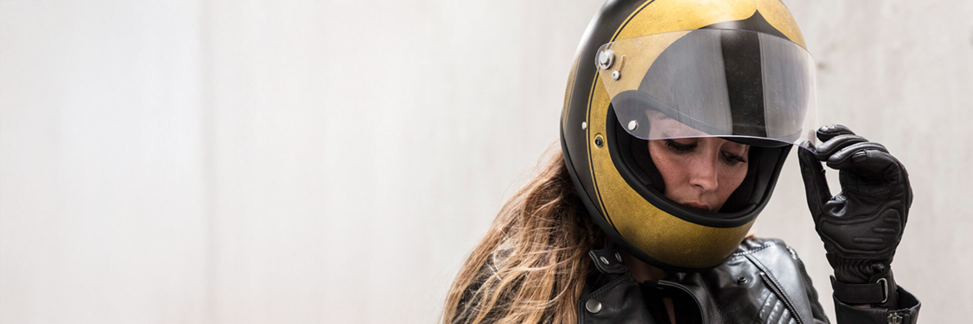 Voorkant -Dainese Winkel helmen